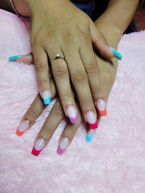 Lis nails design