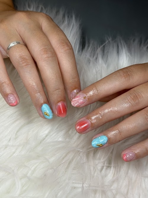 HR NAILS