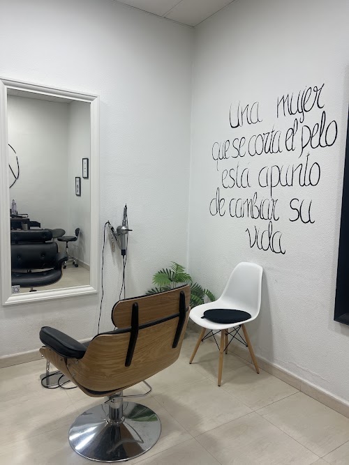 Peluquería y Estética Violeta