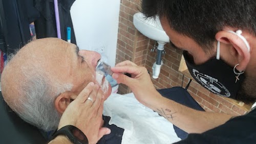 Frank barber. Barbería,Peluquería